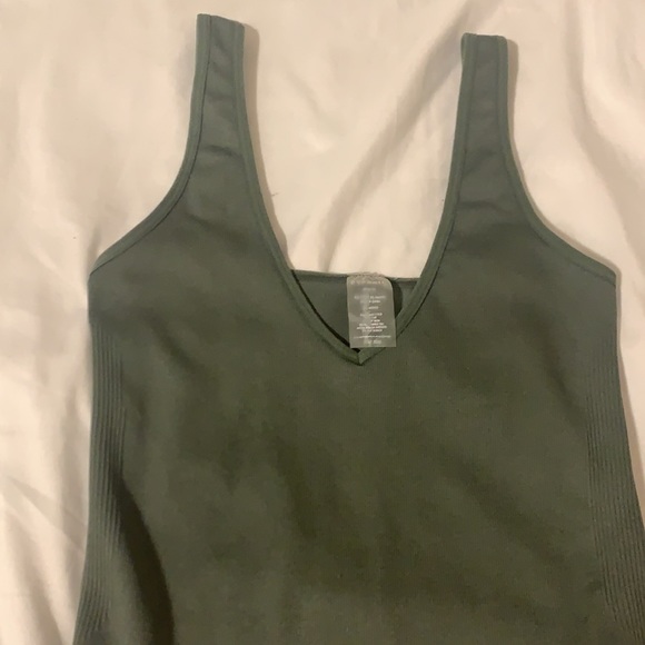 Dynamic Green Bodysuit - Picture 5 of 9